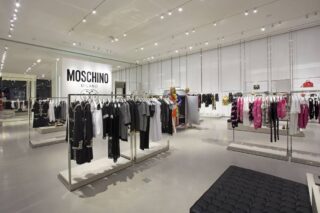 Influencer assalta un negozio di Moschino