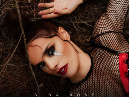 VINA ROSE, il nuovo singolo “Sweet Denial”, intervista: “sono del parere che un cantante per emozionare l’ascoltatore, debba prima emozionare se stesso”