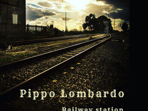 Pippo Lombardo, il nuovo album “Railway station”, intervista:”la cifra sentimentale e’ che questo abum e’ dedicato al mio riferimento pianistico degli anni 1980-2000 che e’ stato il grande Lyle Mays, purtroppo scomparso qualche anno fa”
