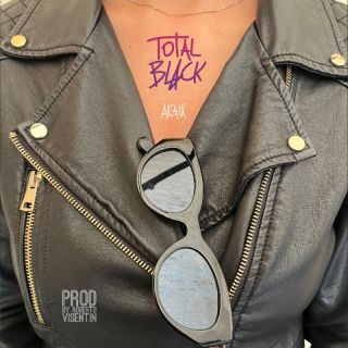 Esce “Total Black”, il nuovo singolo del giovane progetto Alcalá