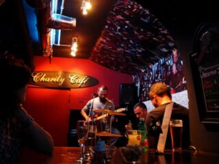 CHARITY CAFÉ – CONCERTI DAL 14 AL 19 FEBBRAIO (NEL WEEKEND GIULIA SALSONE TRIO FEATURING PAOLO INNARELLA + CECKONY BLUES BAND)