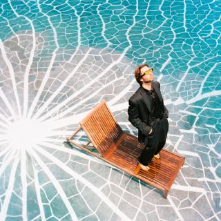 “SUNSHINE PRESCRIPTION”, il nuovo singolo dell’artista rivelazione norvegese ADEN FOYER. Il brano è contenuto nel suo nuovo EP “The Ballet Girl”