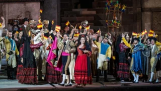 "Carmen" di Bizet, in onda giovedì 24 agosto alle 21.20 su Rai 3, l'ultimo appuntamento con l’opera dall'Arena di Verona, con l’introduzione di Luca Zingaretti